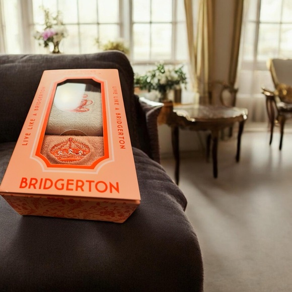 BRIDGERTON Women's Crew Socks — Cream & Peach (2-Pack) - Shoe size 4-10 (NIB) - Picture 3 of 6